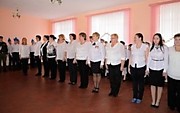 Коллектив школы на маршировке